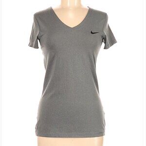 Nike Gray Performance Active T-Shirt Size M